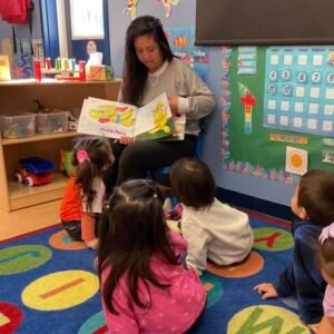 Sheryldean reads to kids